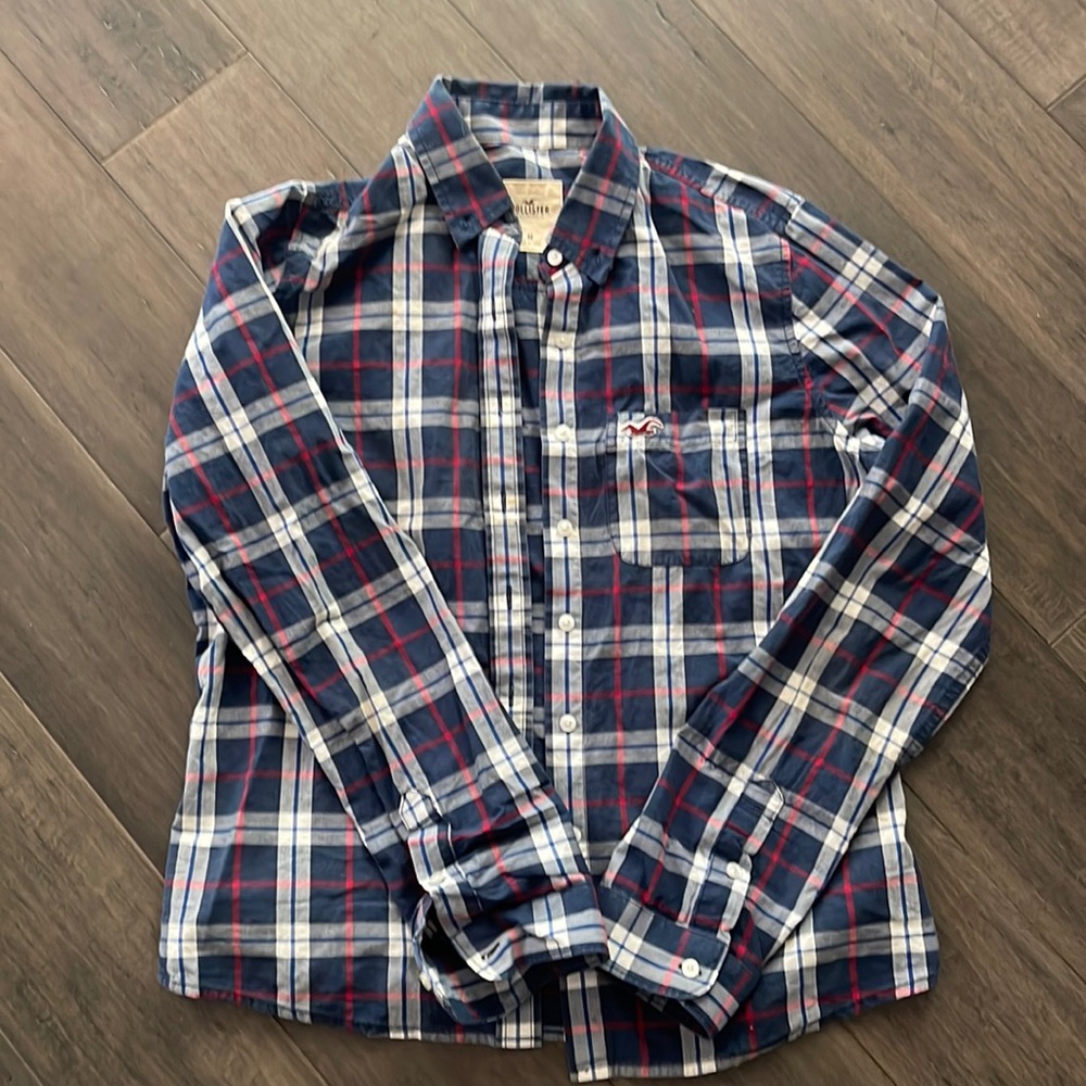 Hollister button up size medium